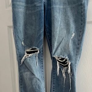 JUDY BLUE Distressed Jeans